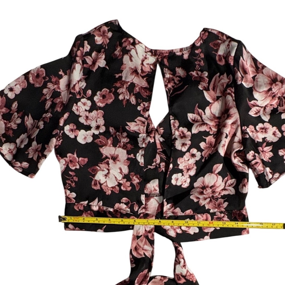 Black Pink Floral Satin Open Back Tie Crop Top Short Flutter Sleeve Small‎ - Picture 4 of 10